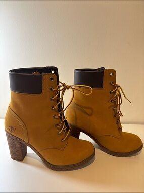 Timberland Women's Wheat and Dark Brown Lace-Up Heeled Boots